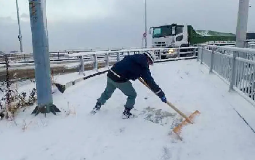 現場周辺の除雪活動